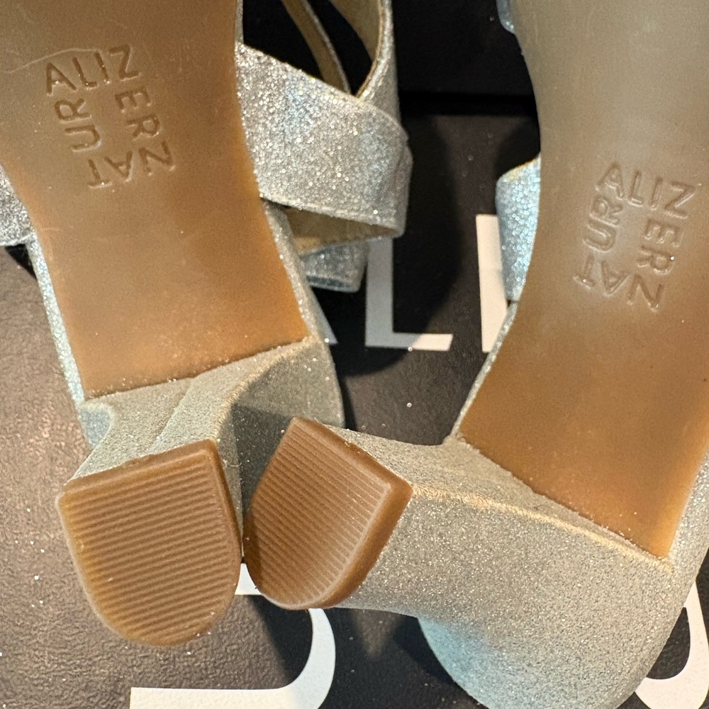 Naturalizer Dianna Silver Strappy Heels 9.5 Wide - Picture 10 of 11
